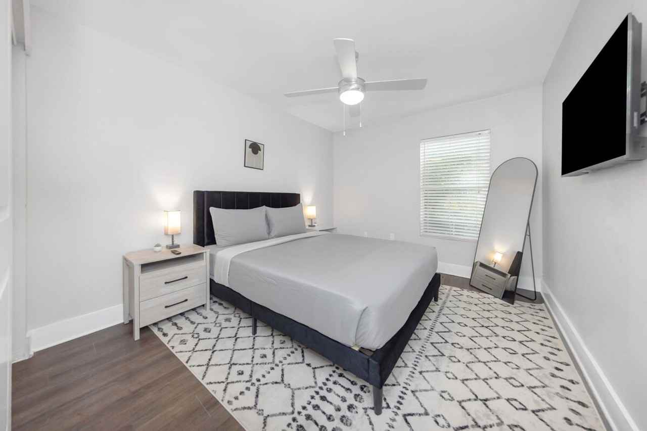 4403 West Cleveland Street #1365973P - Photo 2 of 50