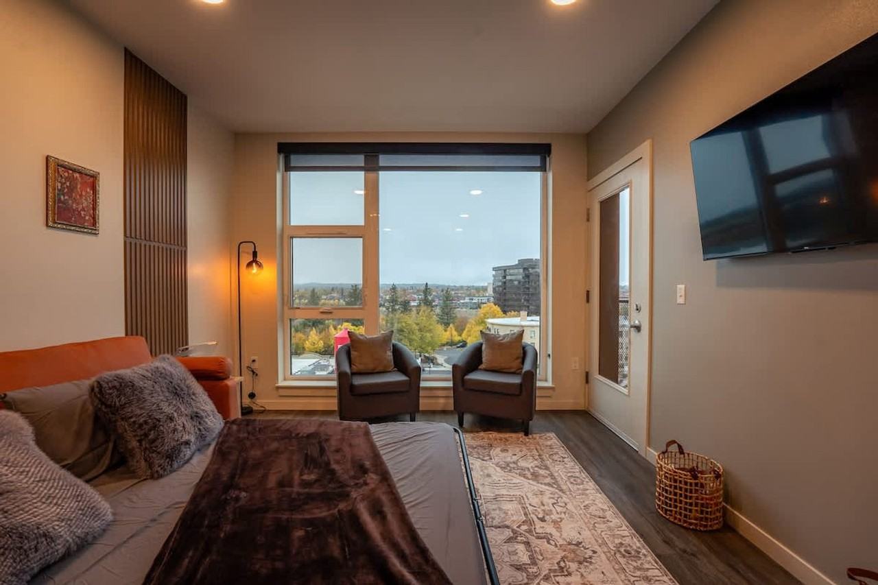 111 South Adams Street #1365731P - Photo 3 of 35