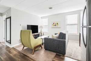 featured image of 615 N East St