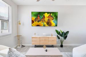 featured image of 6612 West Paradise Lane