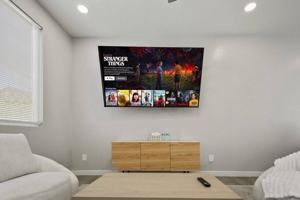 featured image of 6612 W Paradise Ln