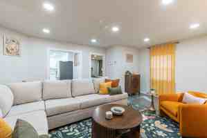 featured image of 839 Patchett St