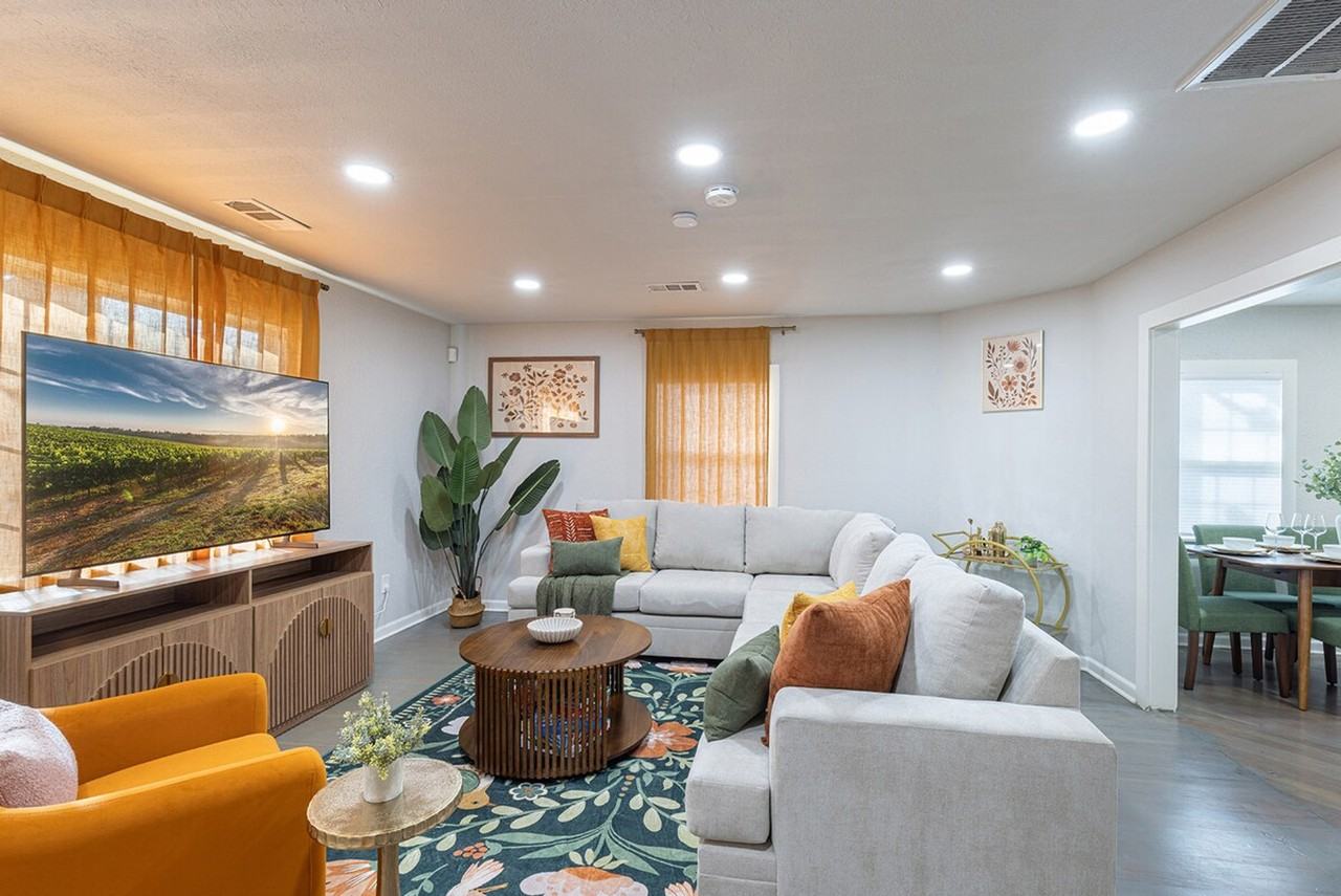 831 Patchett St #1363859P - Photo 5 of 37