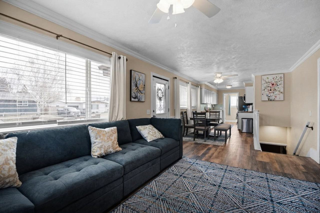 428 Edwards Avenue #1249885P - Photo 3 of 27