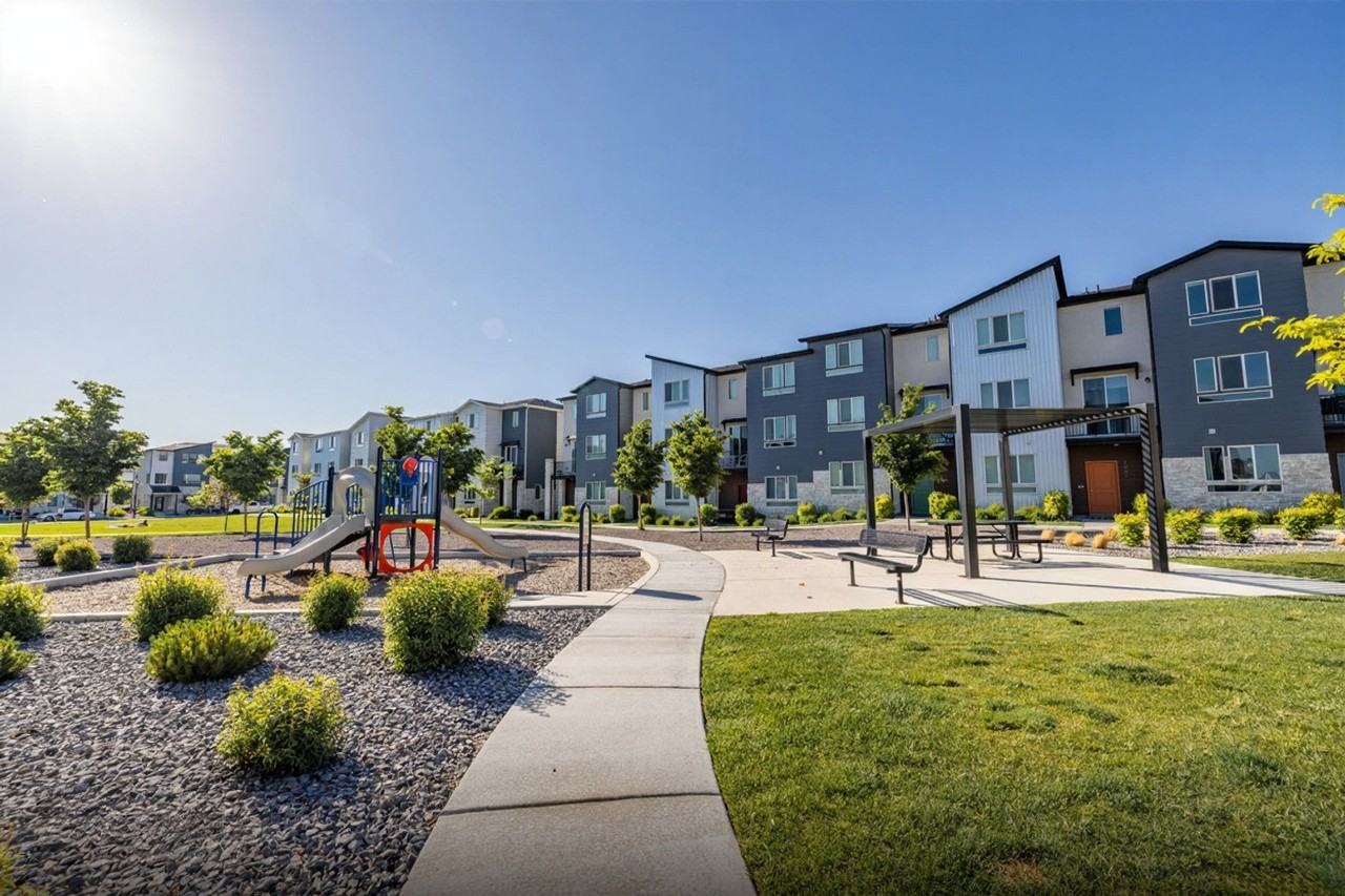 1024 West 400 South #1249878P - Photo 7 of 31