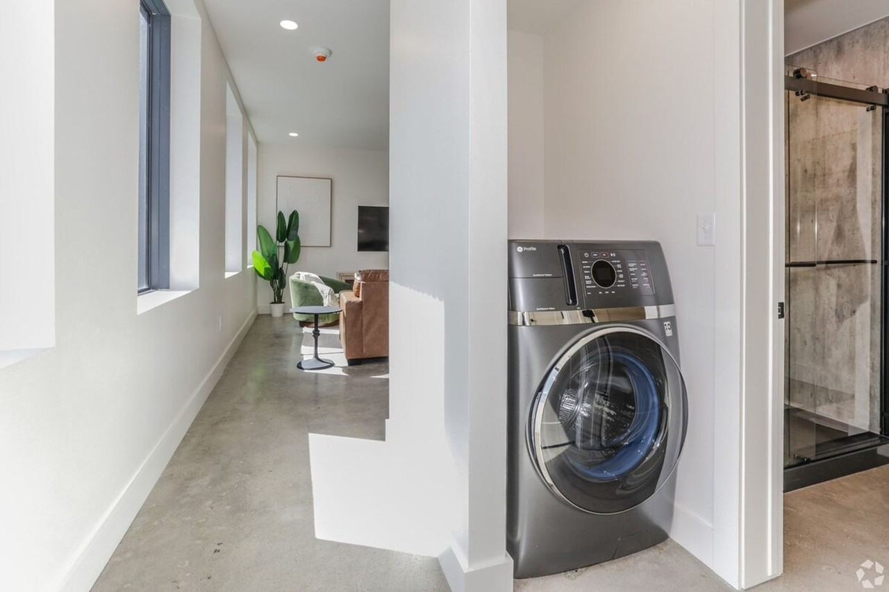 105 West 5th Street #1335679P - Photo 3 of 4