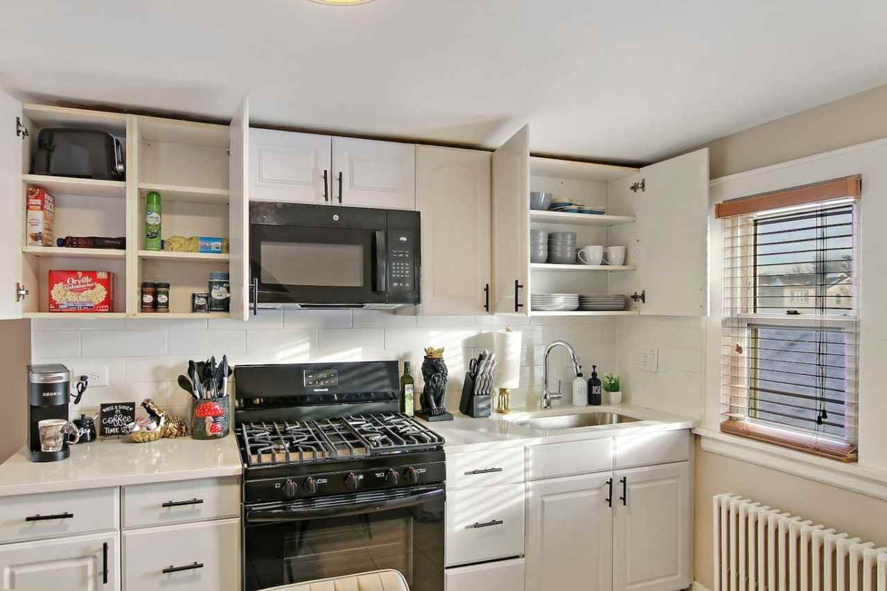 3446 N Ozark Ave #1366969P - Photo 4 of 40