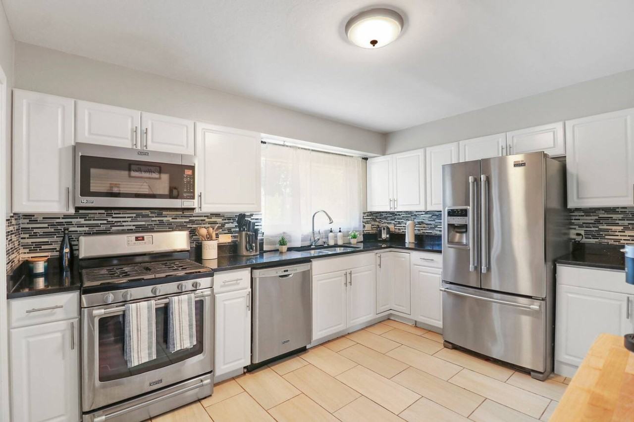 207 North Beverly Street #1366962P - Photo 5 of 23