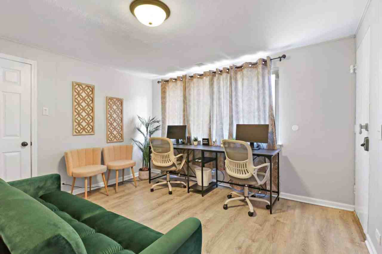 207 North Beverly Street #1366962P - Photo 7 of 23