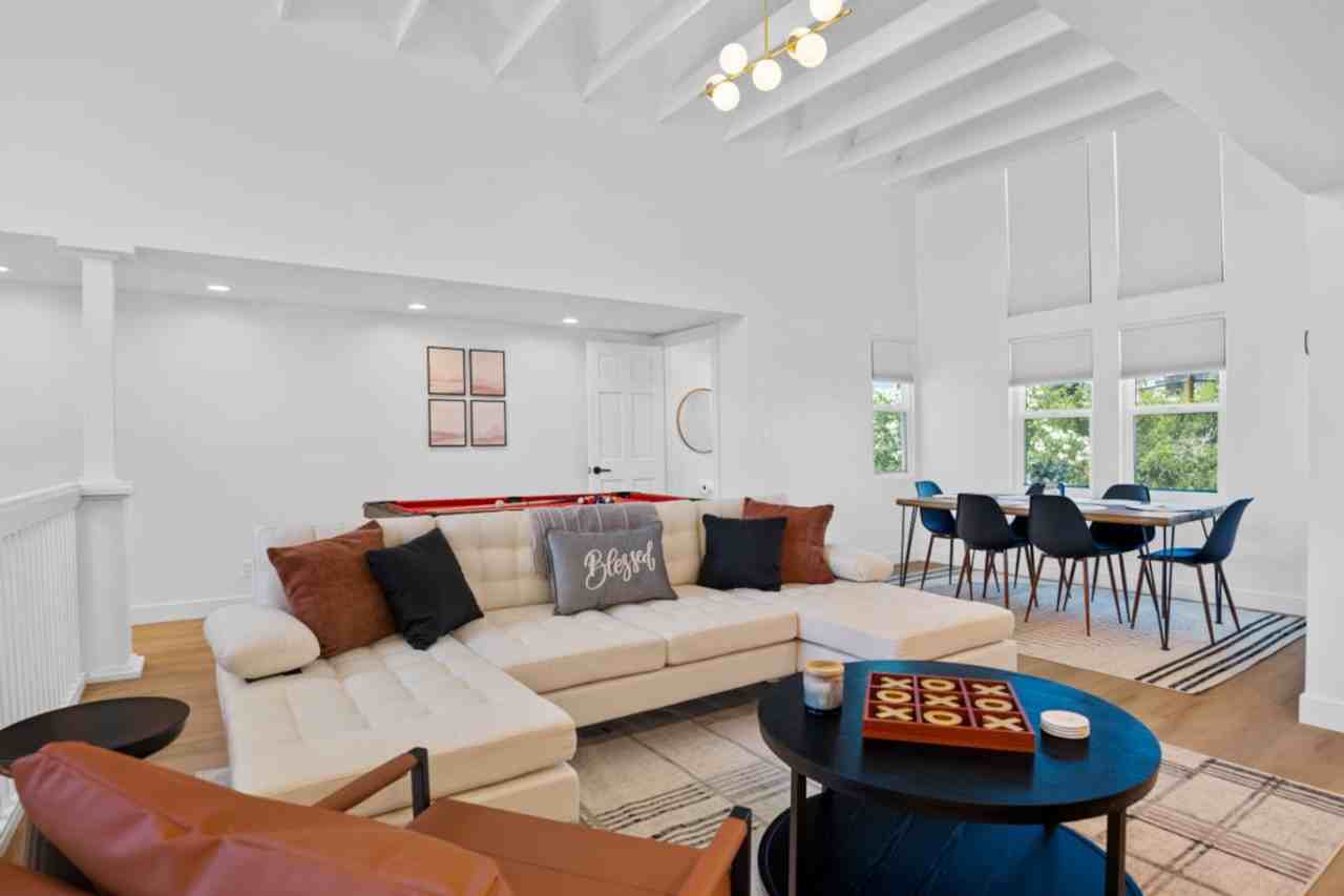 4641 N 8th Pl #1366950P - Photo 2 of 19