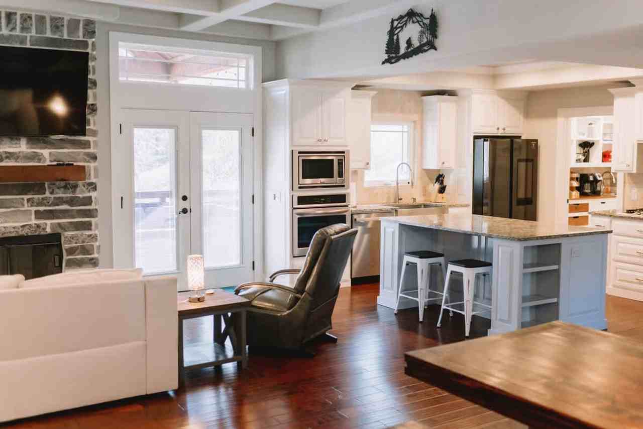 1906 Almand Dr #1369206P - Photo 3 of 48