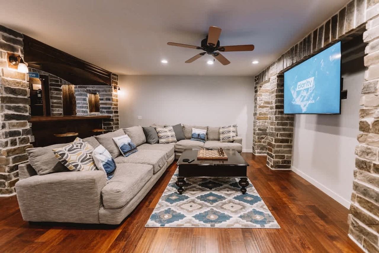 1906 Almand Dr #1369206P - Photo 5 of 48