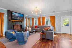 featured image of 13702 Yellow Oak Cir