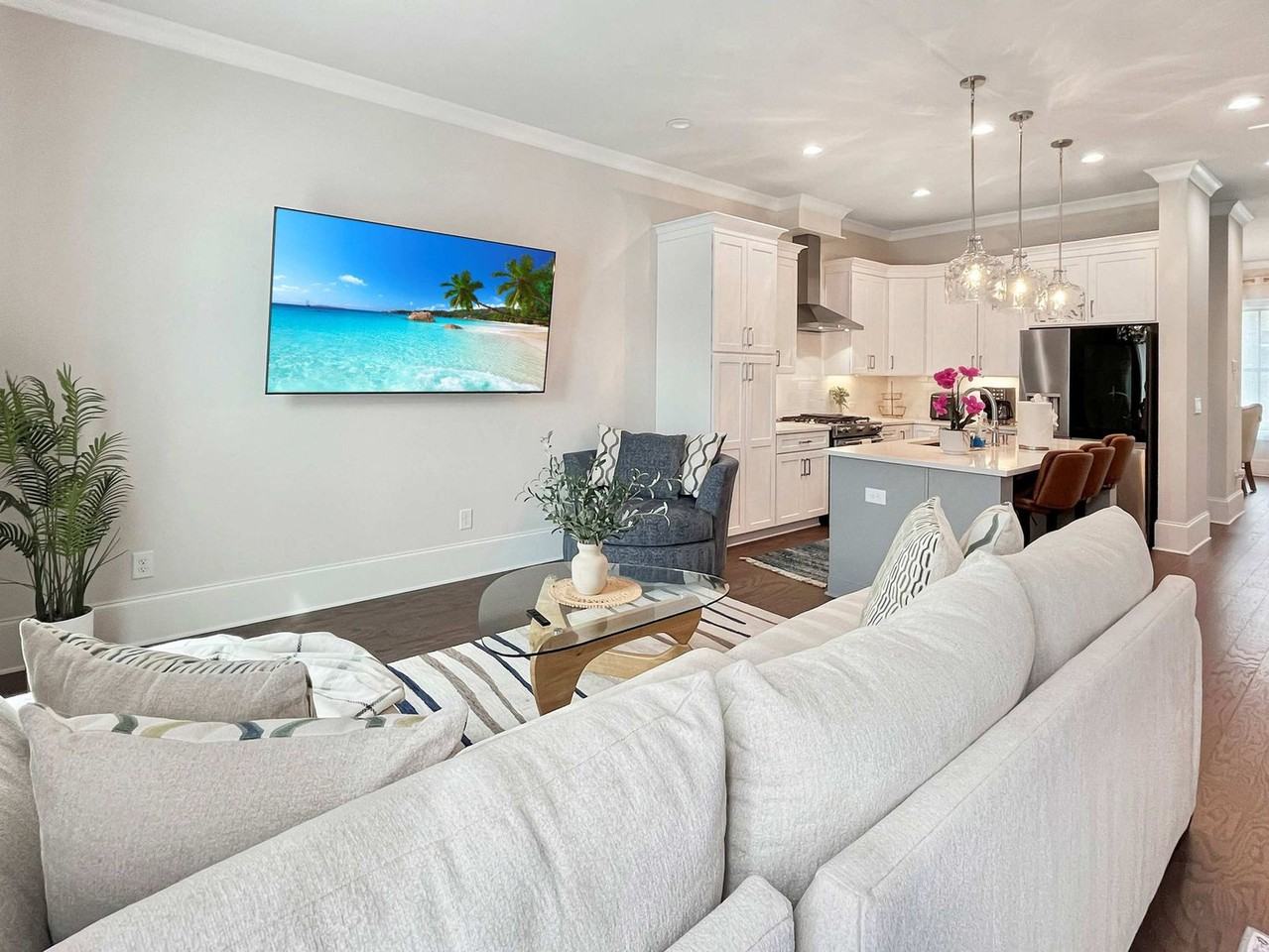 401 Upper East Avenue #1369215P - Photo 2 of 40