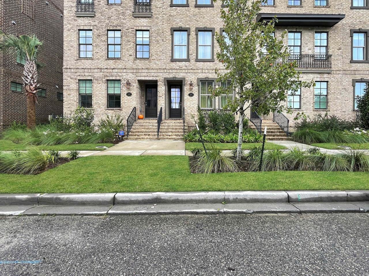 401 Upper East Ave #1369215P - Photo 5 of 40