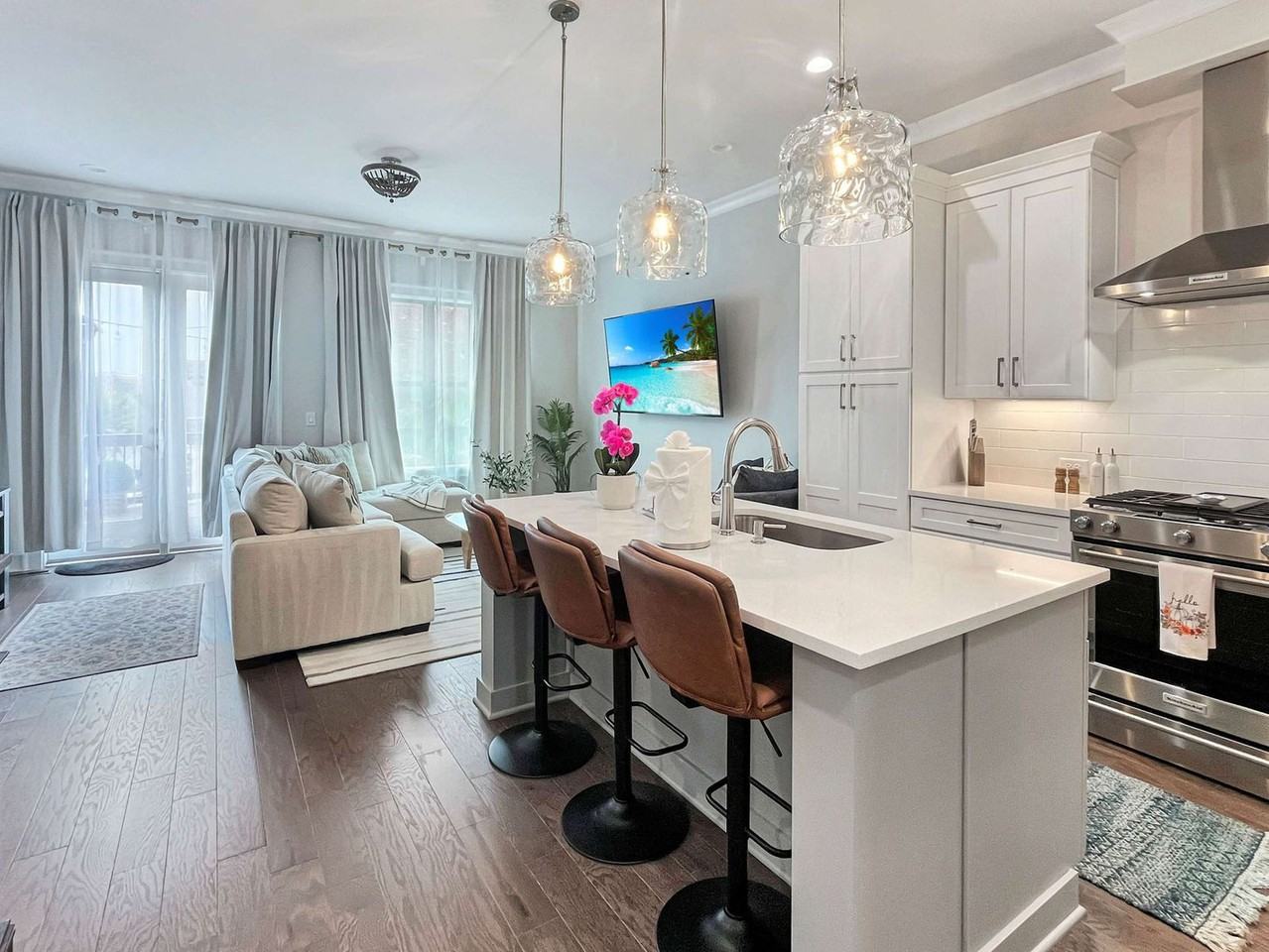 401 Upper East Ave #1369215P - Photo 6 of 40