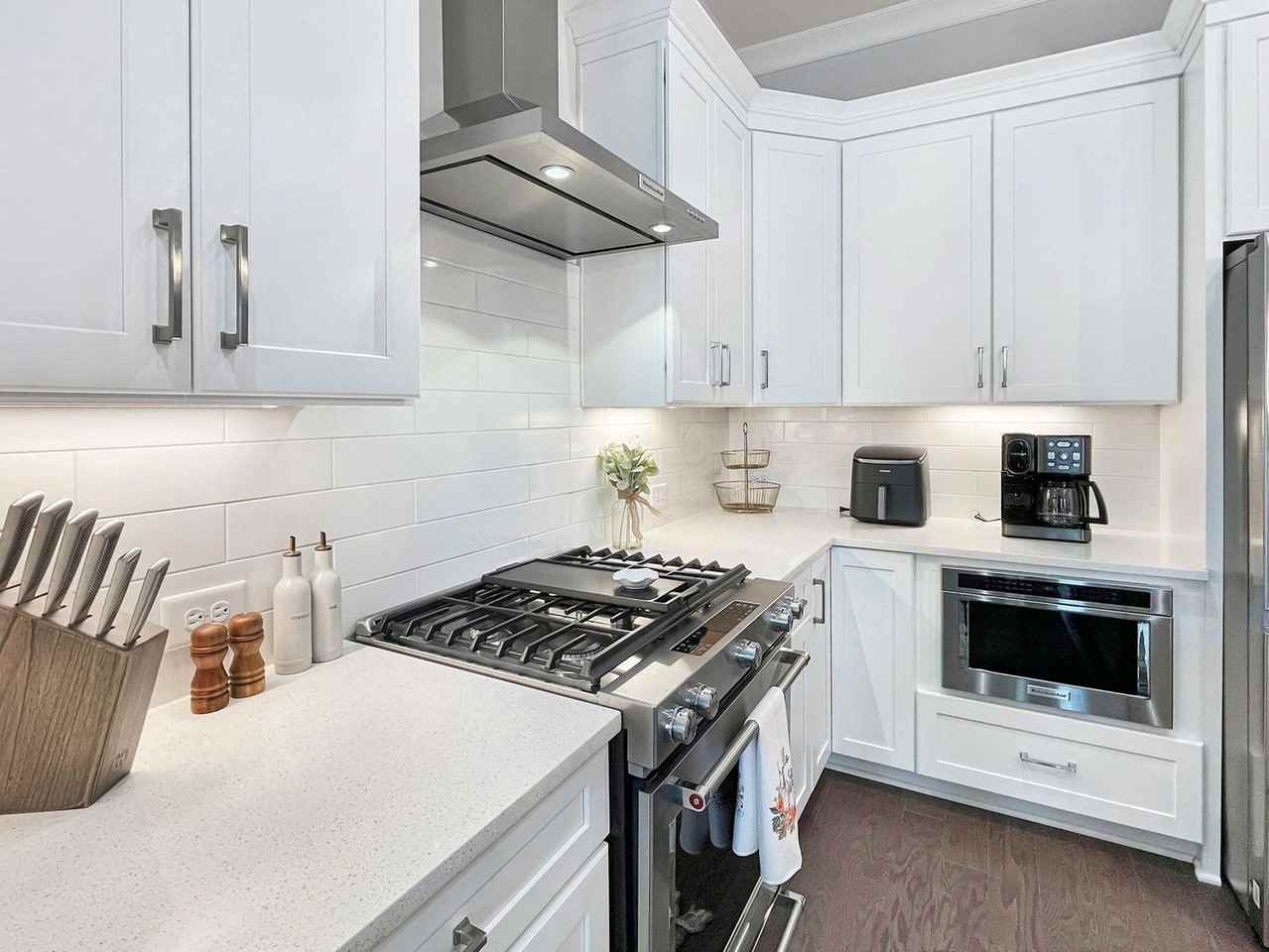 401 Upper East Ave #1369215P - Photo 7 of 40