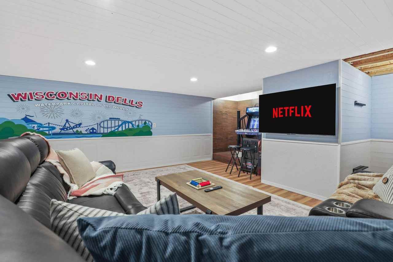 924 Capital Street #1369276P - Photo 2 of 50