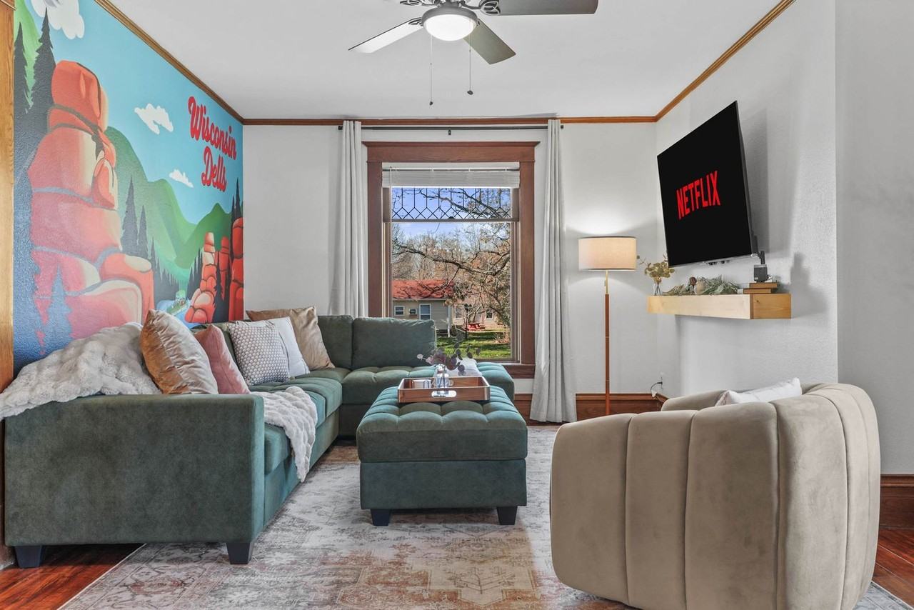 924 Capital Street #1369276P - Photo 5 of 50