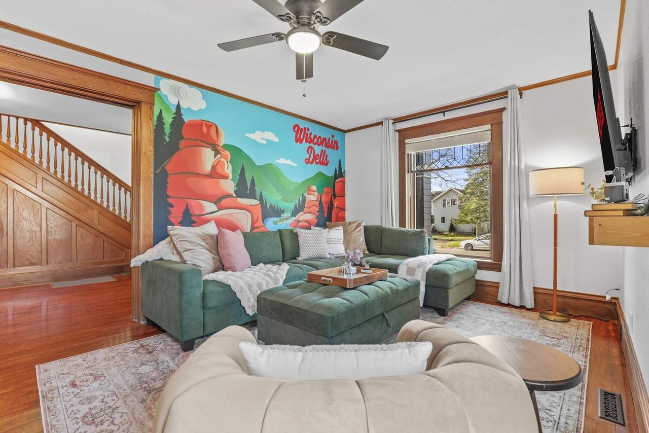 924 Capital Street #1369276P - Photo 7 of 50