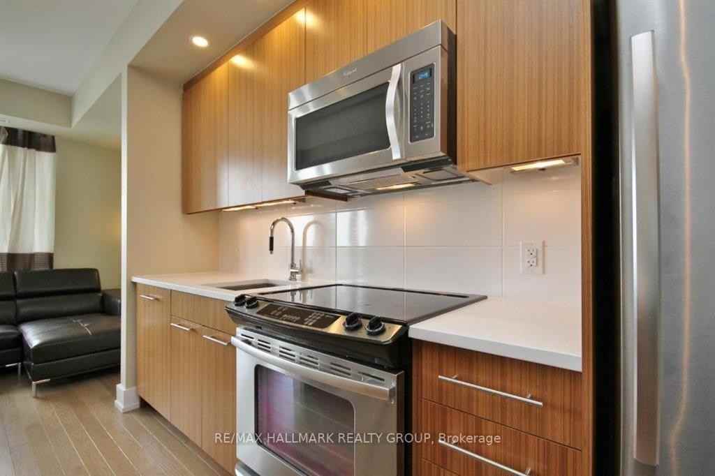 360 Patricia Avenue #618 - Photo 3 of 17