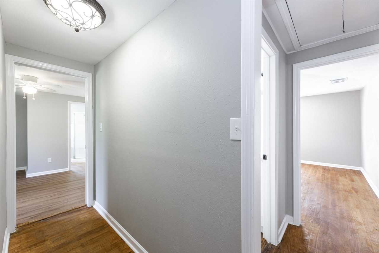 1505 Brazos St - Photo 5 of 14