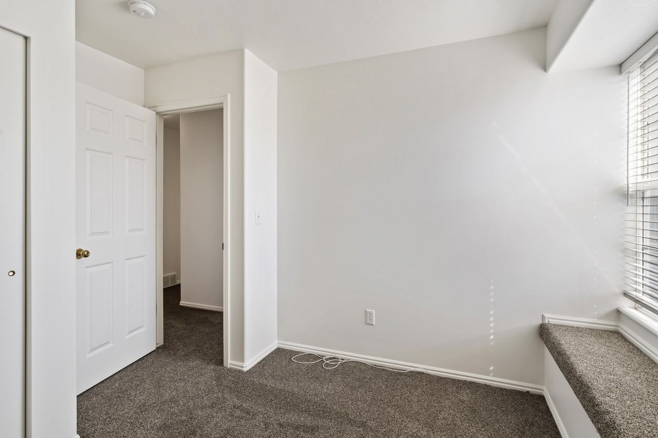 1613 Northwest - Photo 6 of 33