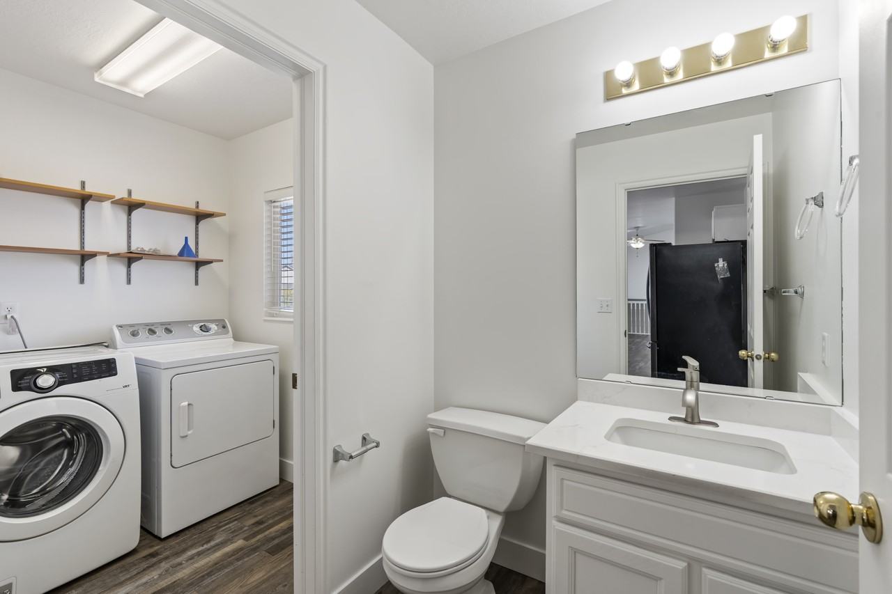 1613 Northwest - Photo 2 of 33