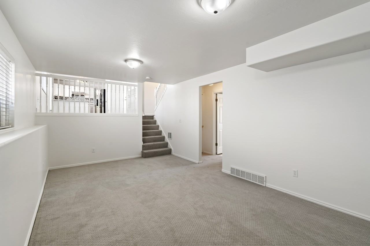 1613 Northwest - Photo 6 of 33