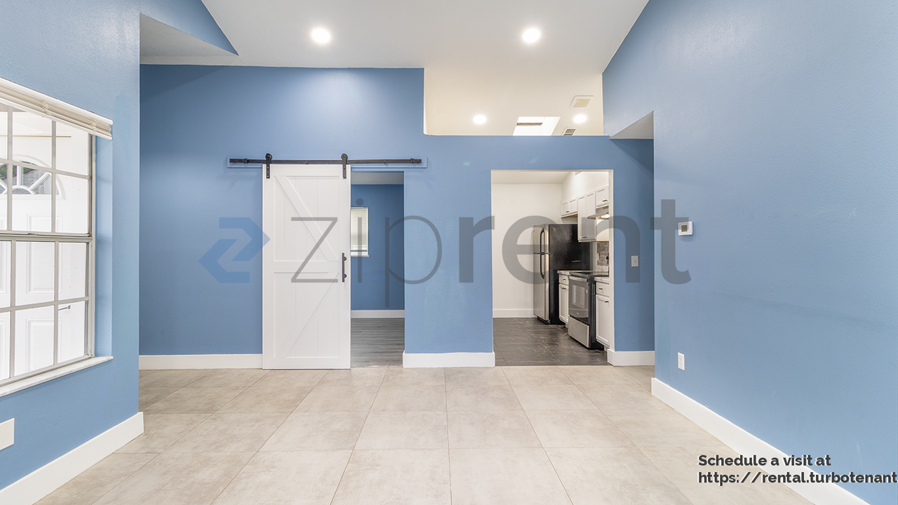 5412 Lewiston St - Photo 4 of 18