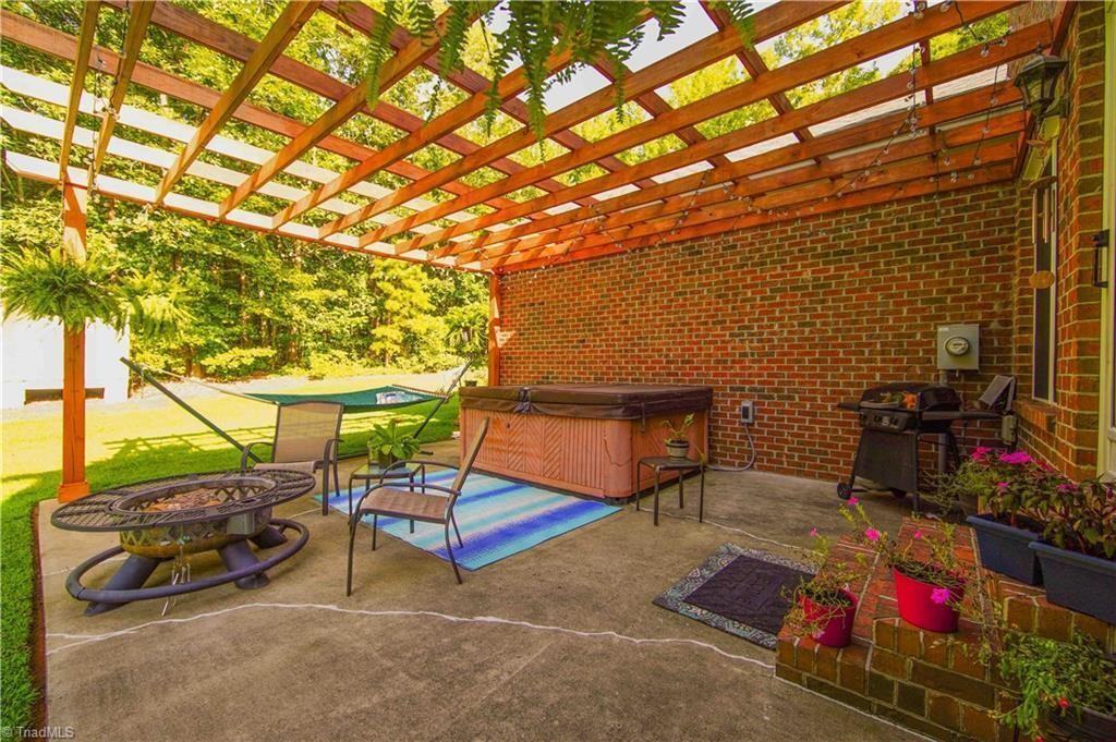 290 Gleason Ln - Photo 7 of 20