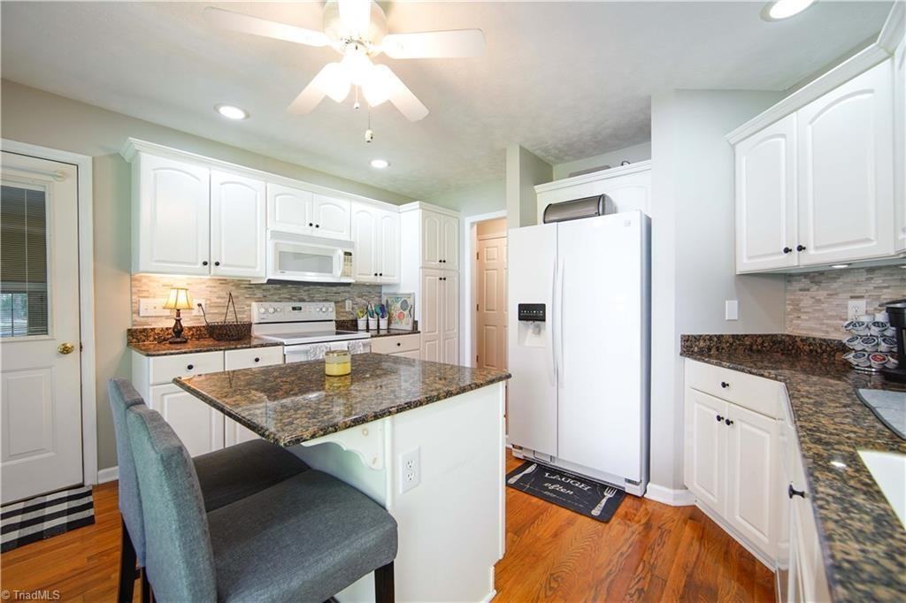 290 Gleason Ln - Photo 2 of 20