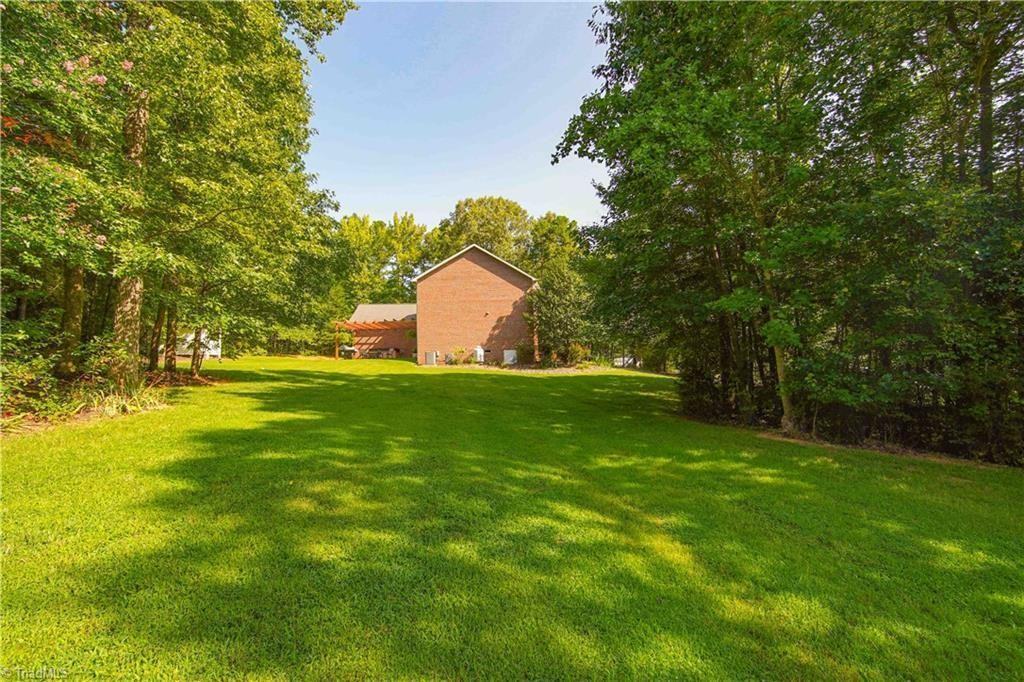 290 Gleason Ln - Photo 2 of 20