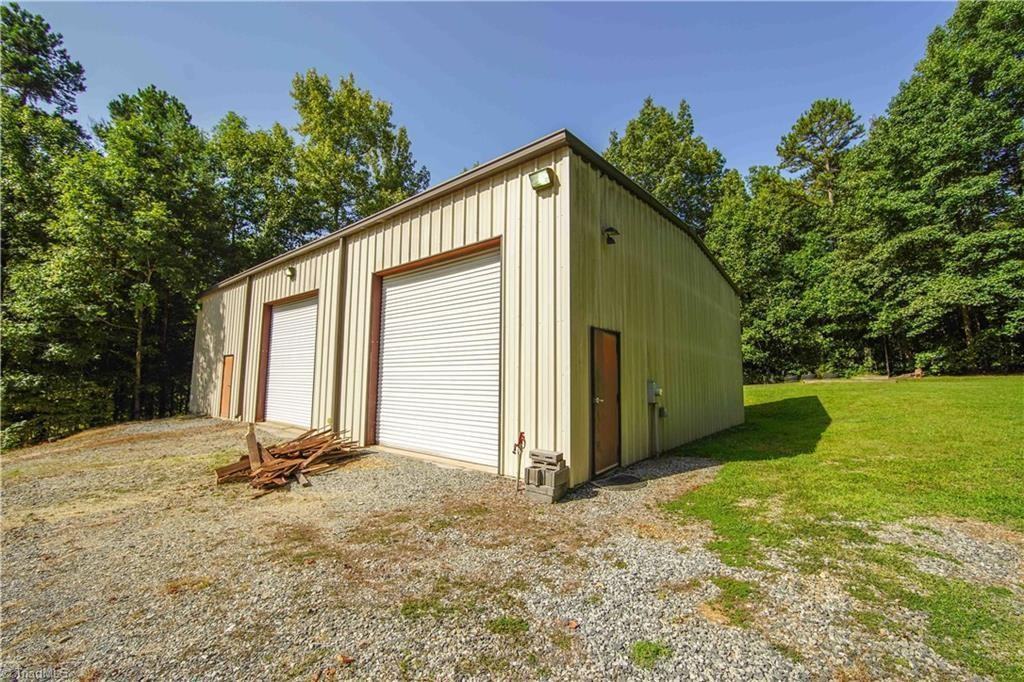 290 Gleason Ln - Photo 4 of 20