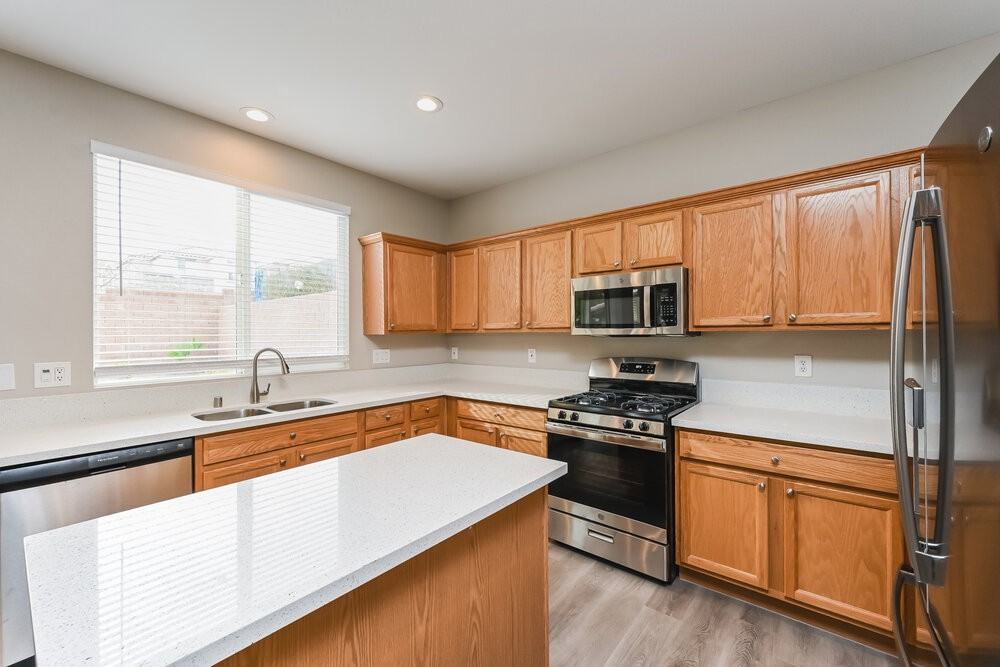 9327 Wishing Creek Ave - Photo 7 of 17