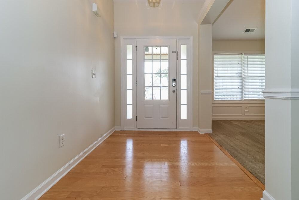 215 Overlook Dr - Photo 5 of 17