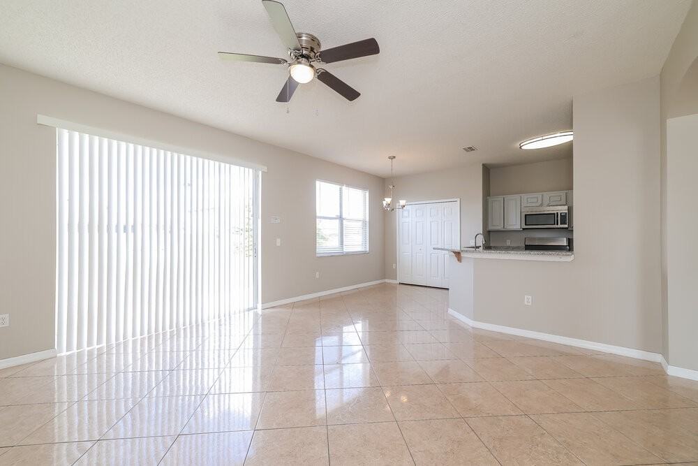 418 Bedlington Ct - Photo 4 of 17