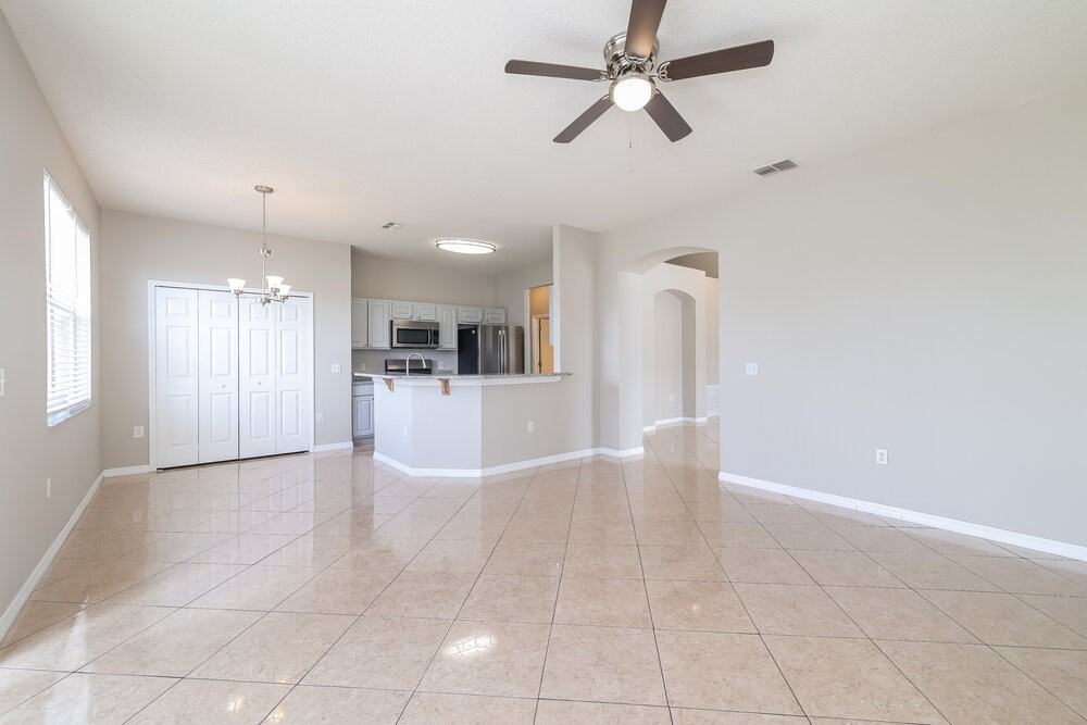 418 Bedlington Ct - Photo 5 of 17