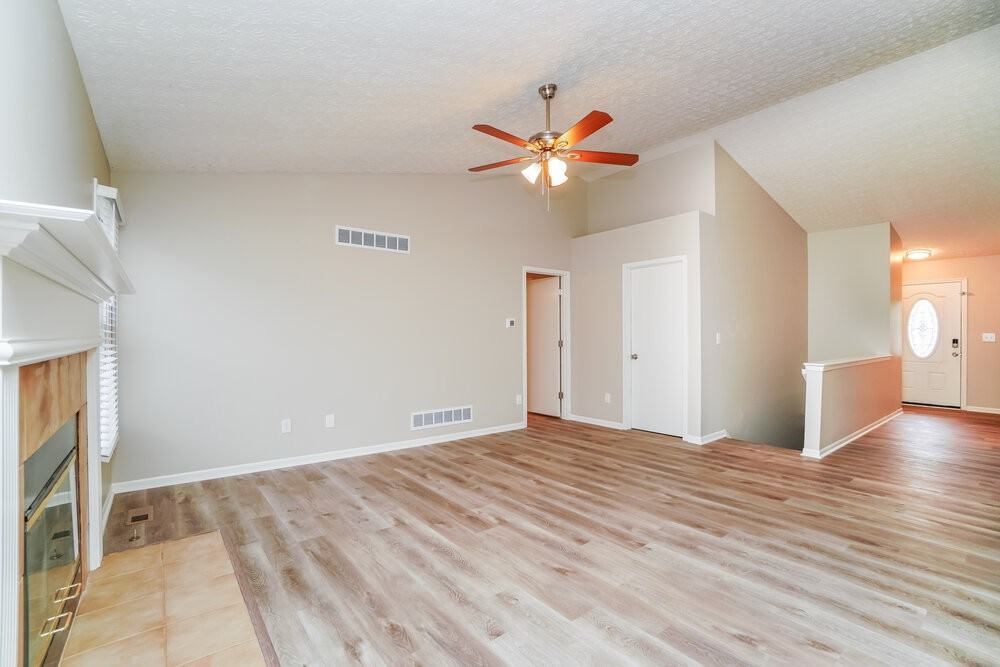 5776 Chase Run - Photo 6 of 17