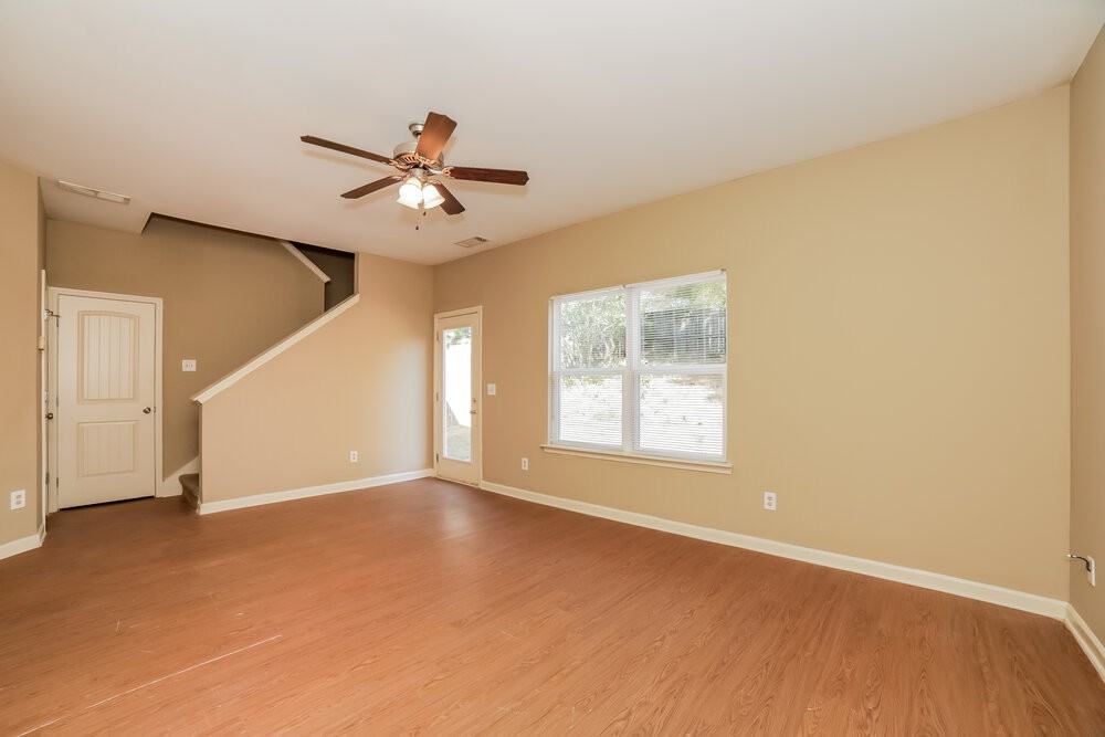 498 Highland Falls Drive - Photo 5 of 17