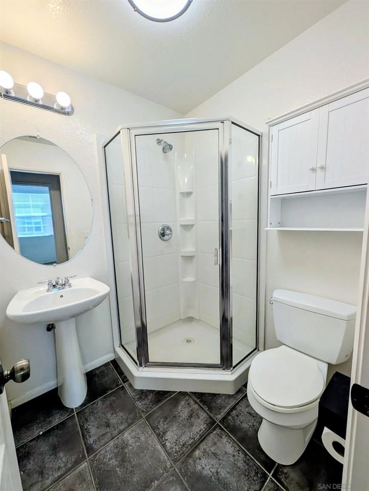 729 Kellogg Street #729 - Photo 6 of 21