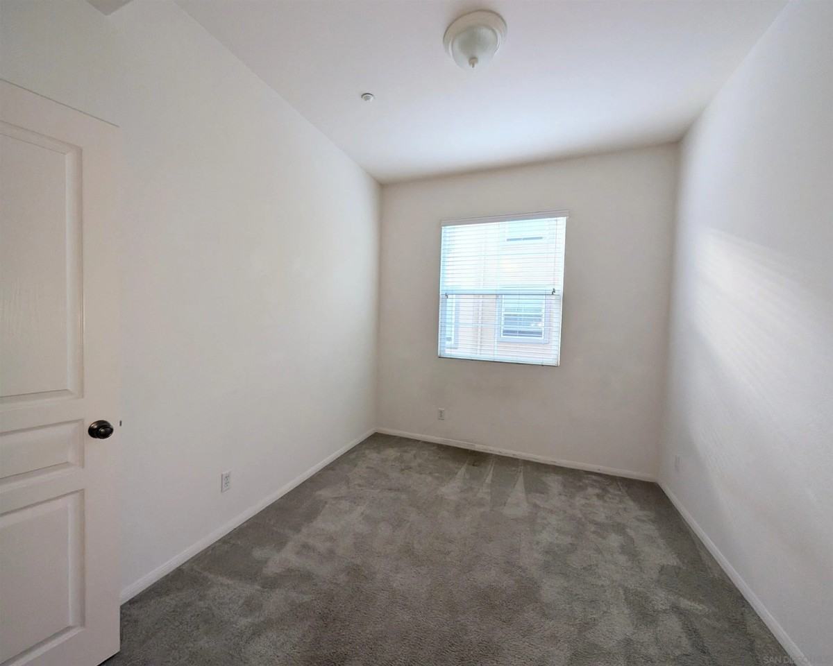 729 Kellogg Street #729 - Photo 7 of 21