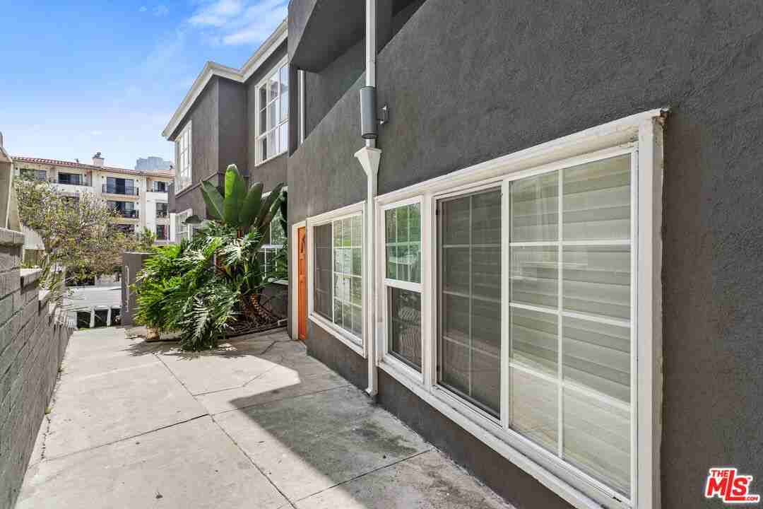 1635 South Beverly Glen Boulevard #1635-7 - Photo 4 of 24