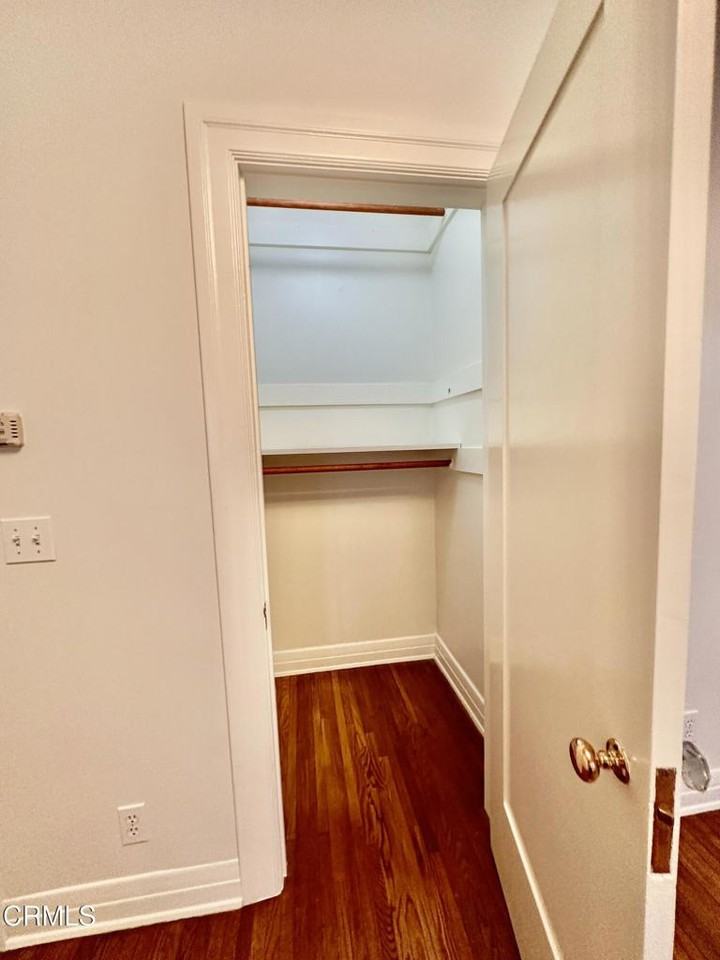 588 South Mentor Avenue #588B - Photo 3 of 24