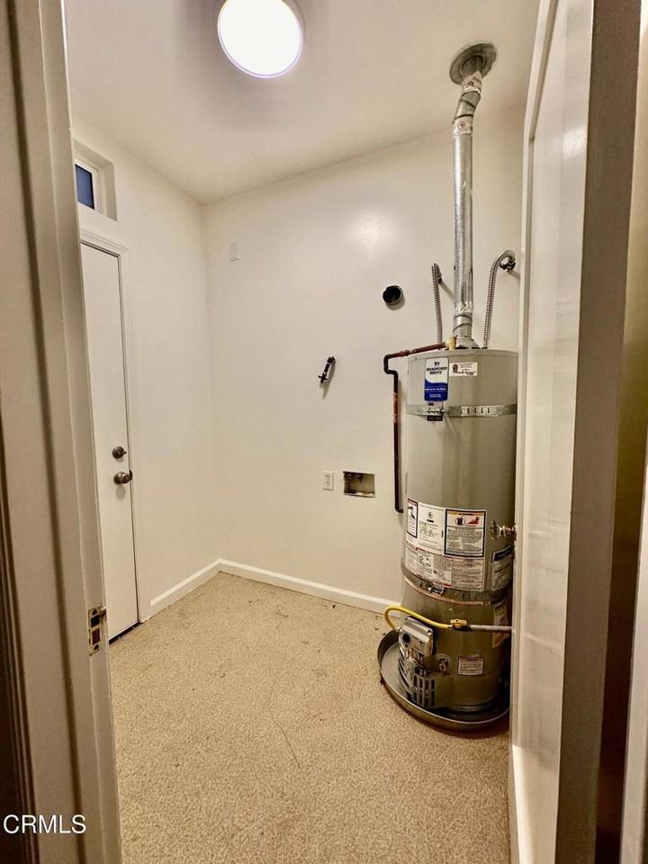 588 South Mentor Avenue #588B - Photo 4 of 24