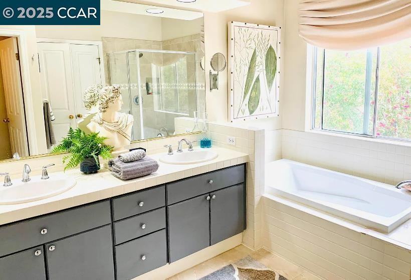 1576 Silverwood Court #1576 - Photo 7 of 20