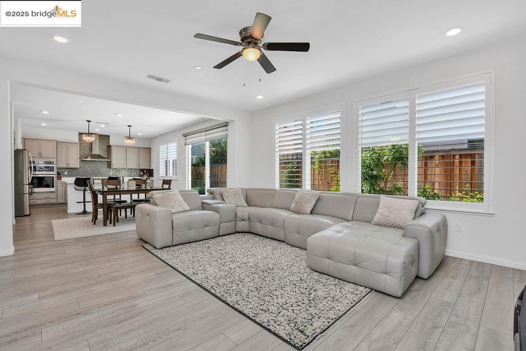 278 Sespe Creek Avenue #278 - Photo 3 of 24