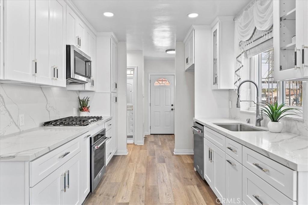 9801 South Hobart Boulevard #9801 - Photo 7 of 29