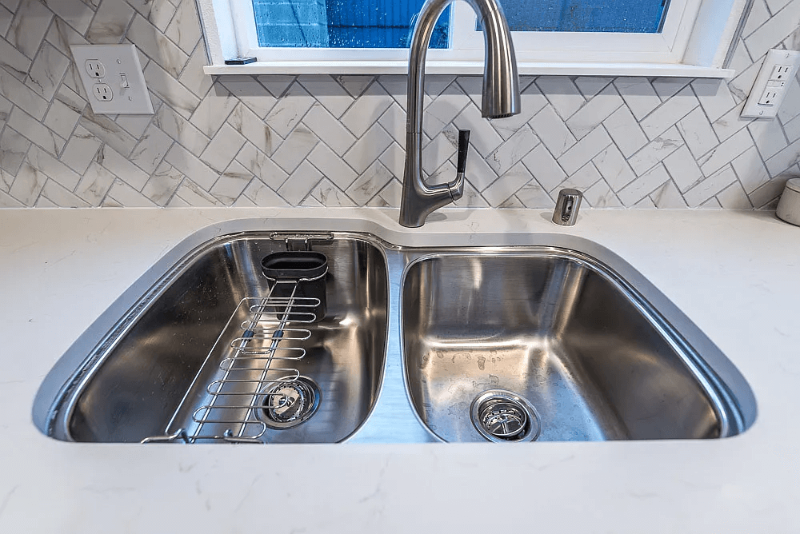 1018 East 56th Street - Photo 6 of 25