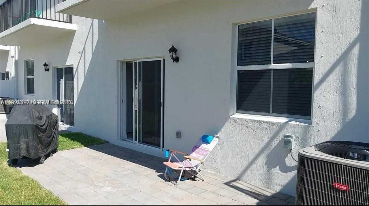 1790 Se 7th St #1790-1790 - Photo 7 of 12